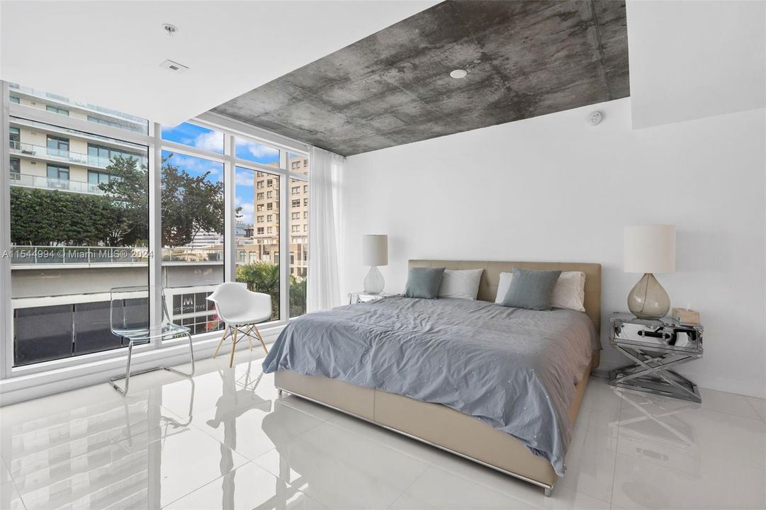 Active With Contract: $2,650,000 (3 beds, 4 baths, 3234 Square Feet)