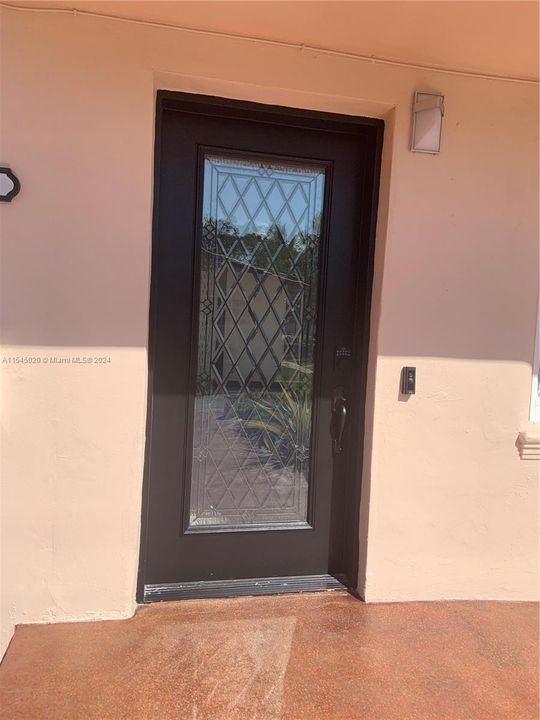 Recently Rented: $3,700 (3 beds, 2 baths, 1316 Square Feet)