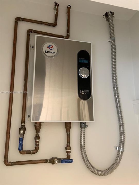 Recently Rented: $3,700 (3 beds, 2 baths, 1316 Square Feet)