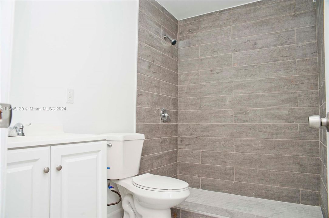 Recently Rented: $1,650 (2 beds, 1 baths, 650 Square Feet)