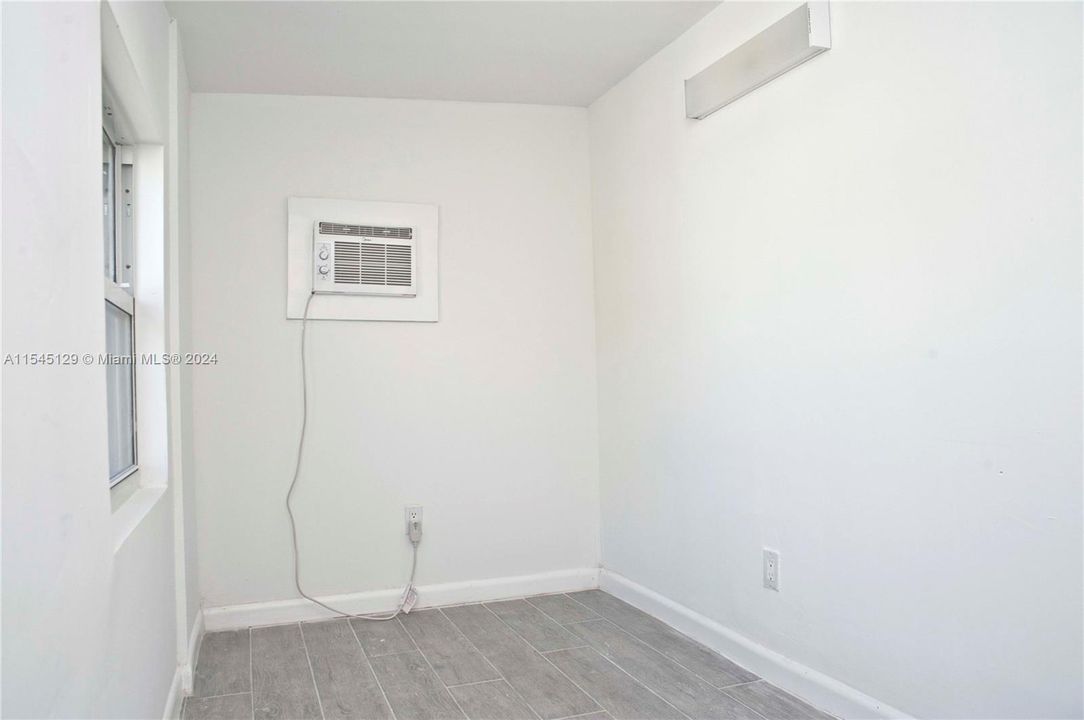 Recently Rented: $1,650 (2 beds, 1 baths, 650 Square Feet)