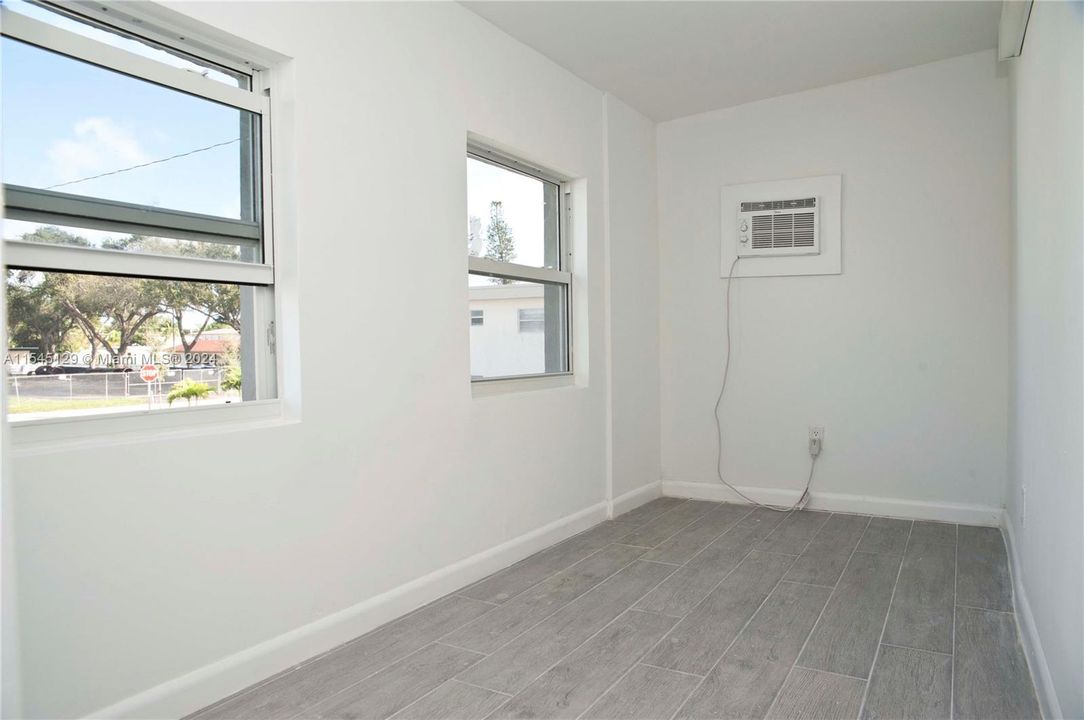 Recently Rented: $1,650 (2 beds, 1 baths, 650 Square Feet)