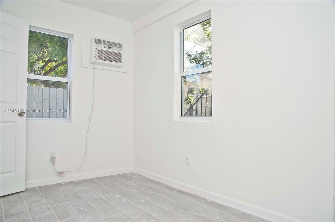 Recently Rented: $1,650 (2 beds, 1 baths, 650 Square Feet)