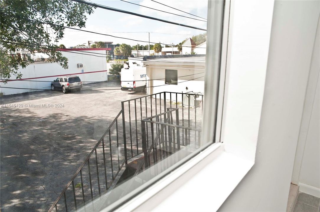 Recently Rented: $1,650 (2 beds, 1 baths, 650 Square Feet)