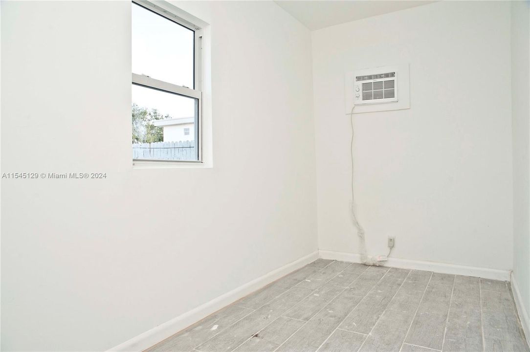 Recently Rented: $1,650 (2 beds, 1 baths, 650 Square Feet)