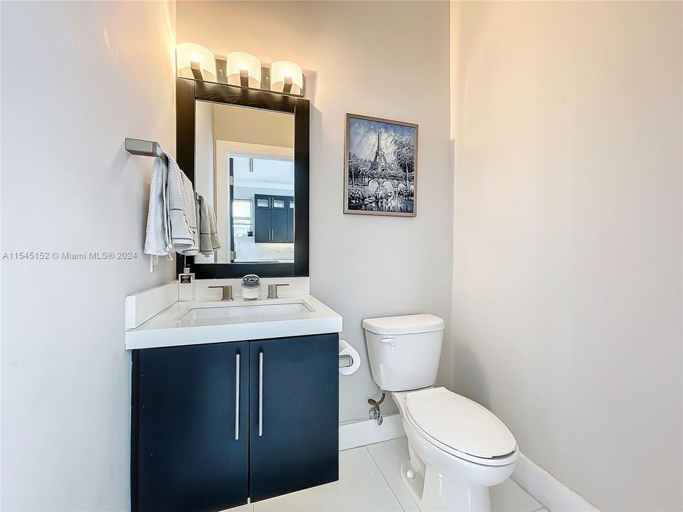 Active With Contract: $1,600,000 (3 beds, 2 baths, 2360 Square Feet)