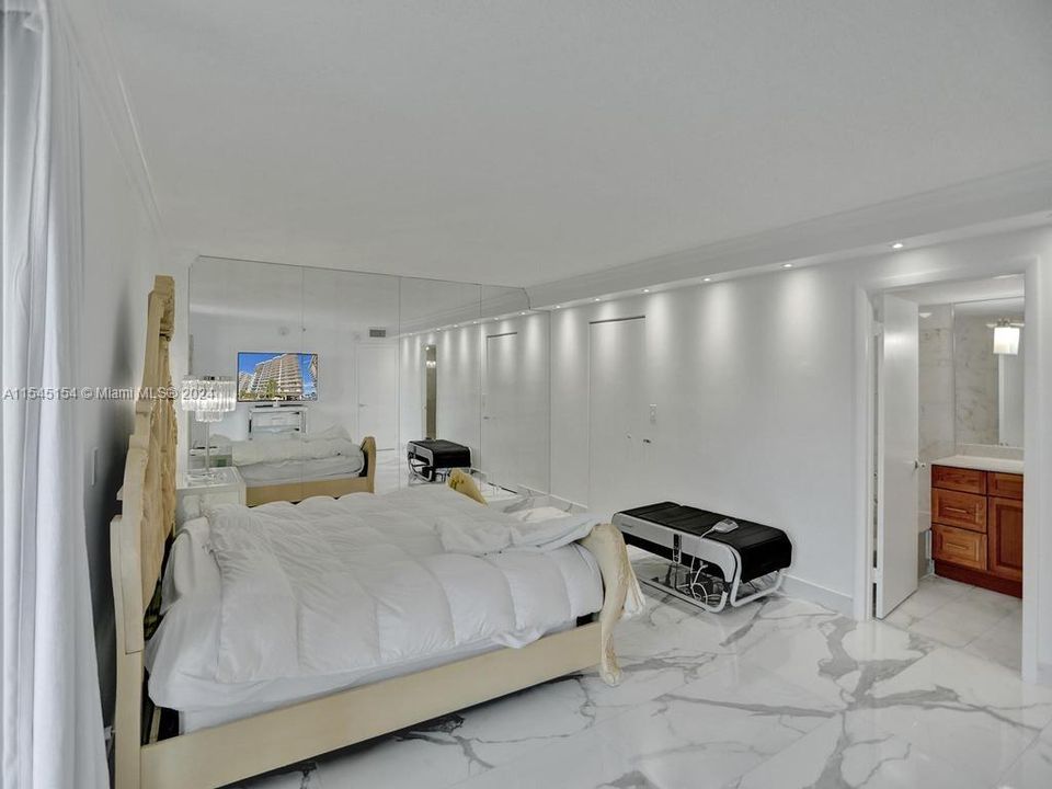 En Venta: $899,000 (2 camas, 2 baños, 1579 Pies cuadrados)