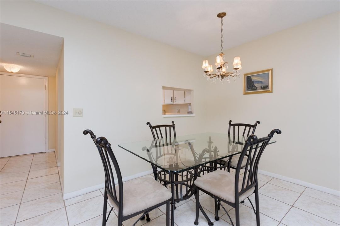 For Sale: $164,000 (2 beds, 2 baths, 958 Square Feet)