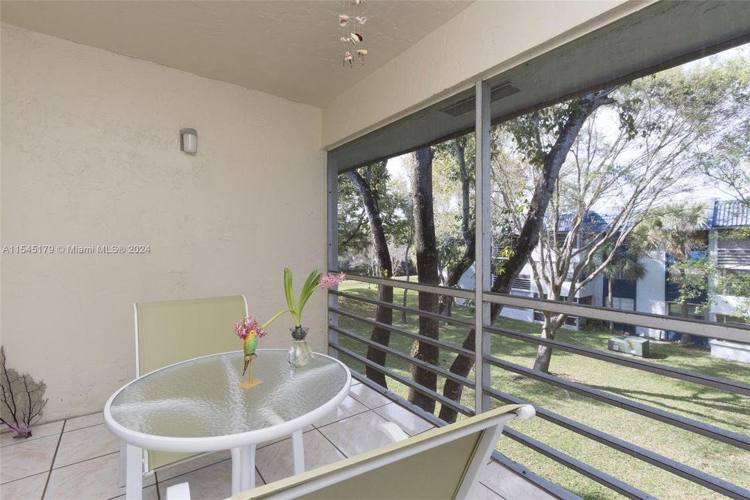 En Venta: $164,000 (2 camas, 2 baños, 958 Pies cuadrados)