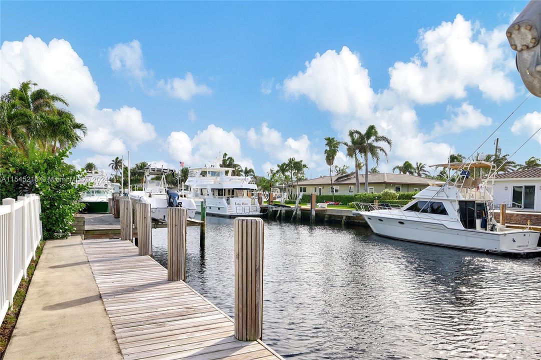 Active With Contract: $1,995,000 (4 beds, 3 baths, 2001 Square Feet)