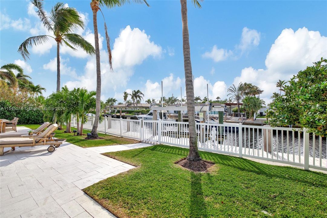 Active With Contract: $1,995,000 (4 beds, 3 baths, 2001 Square Feet)