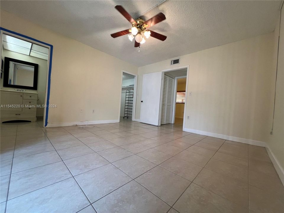 Recently Sold: $255,000 (2 beds, 2 baths, 965 Square Feet)