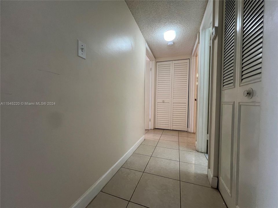 Vendido Recientemente: $255,000 (2 camas, 2 baños, 965 Pies cuadrados)