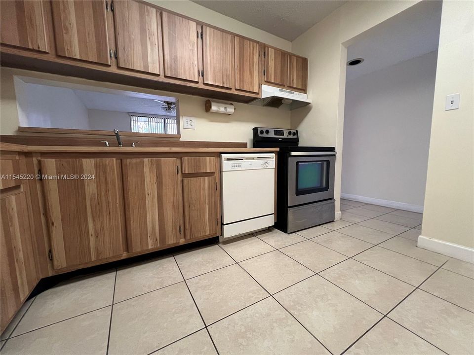 Recently Sold: $255,000 (2 beds, 2 baths, 965 Square Feet)