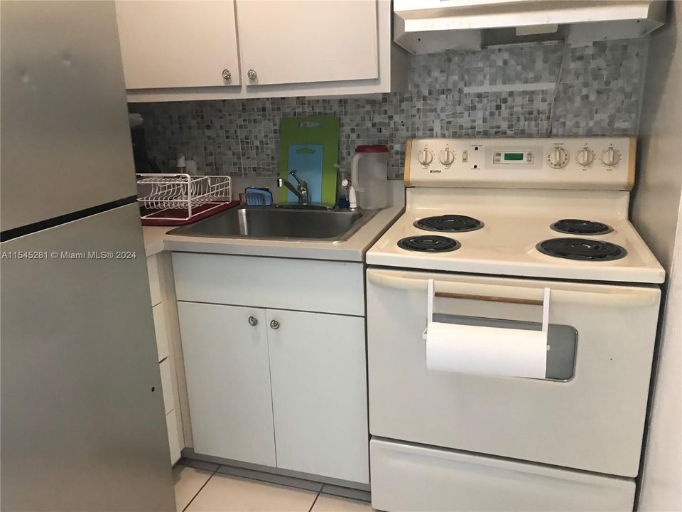For Rent: $700 (0 beds, 1 baths, 433 Square Feet)