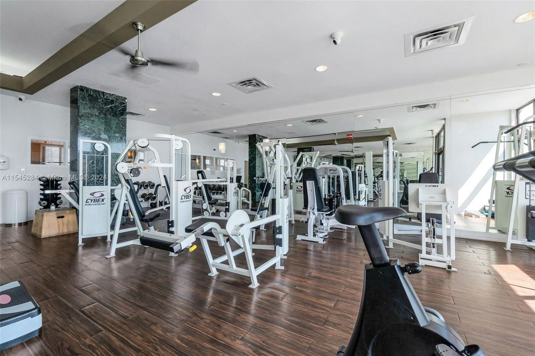 Recently Sold: $380,000 (1 beds, 1 baths, 910 Square Feet)