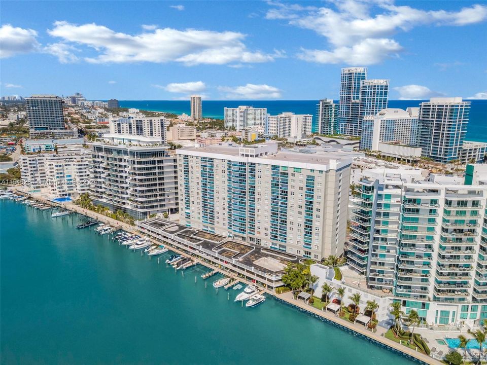 Recently Sold: $380,000 (1 beds, 1 baths, 910 Square Feet)