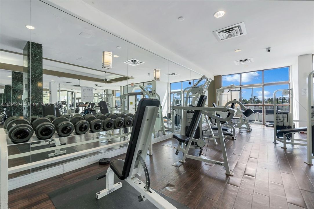 Recently Sold: $380,000 (1 beds, 1 baths, 910 Square Feet)