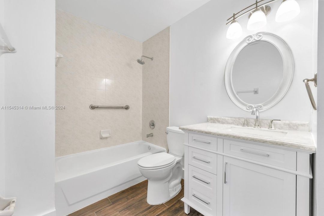 Recently Sold: $450,000 (2 beds, 2 baths, 1406 Square Feet)