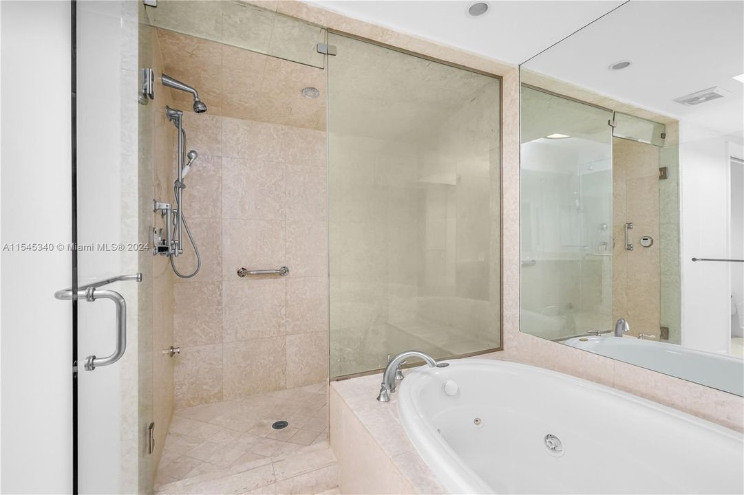 待售: $2,000,000 (3 贝兹, 2 浴室, 2030 平方英尺)