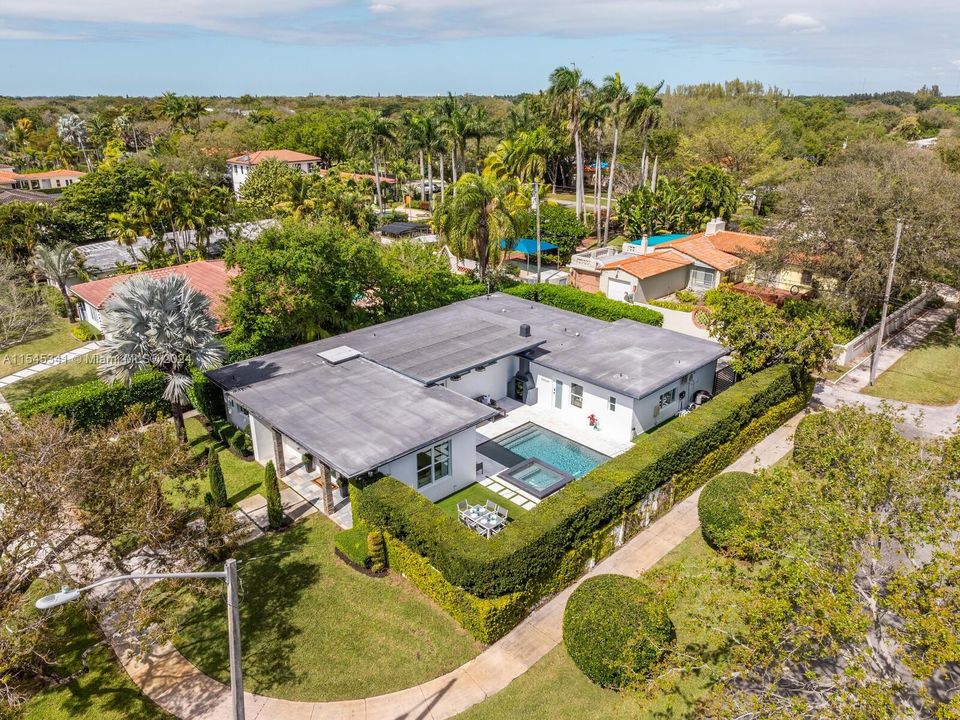 Recently Sold: $1,800,000 (4 beds, 4 baths, 2608 Square Feet)