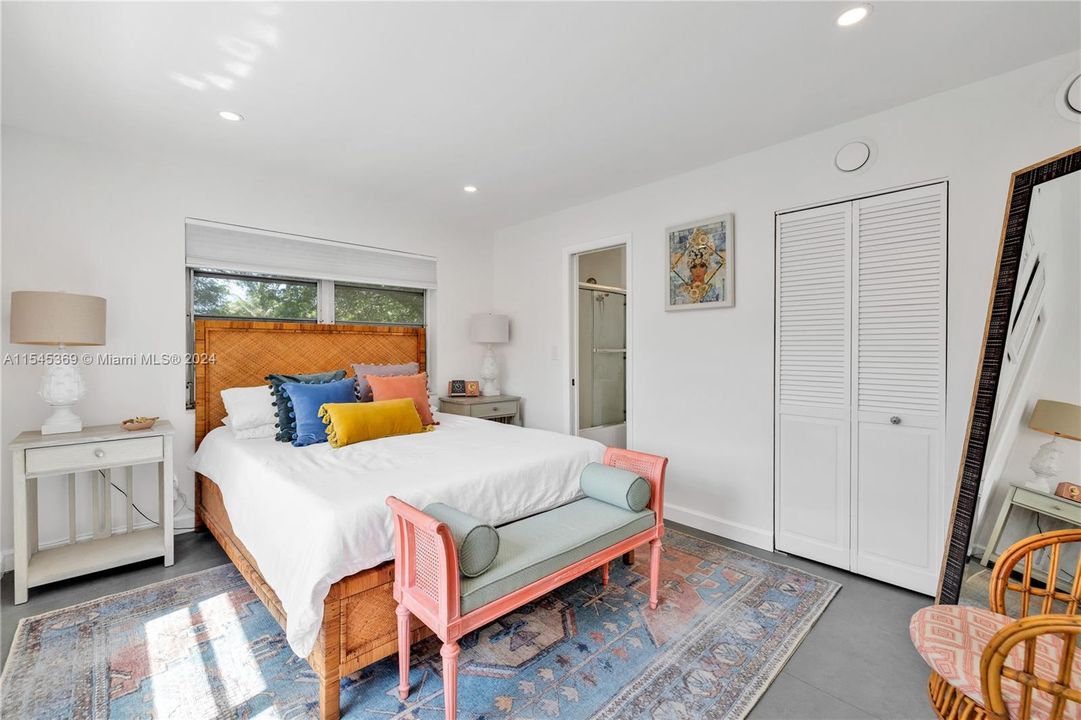 Recently Sold: $875,000 (3 beds, 2 baths, 1258 Square Feet)