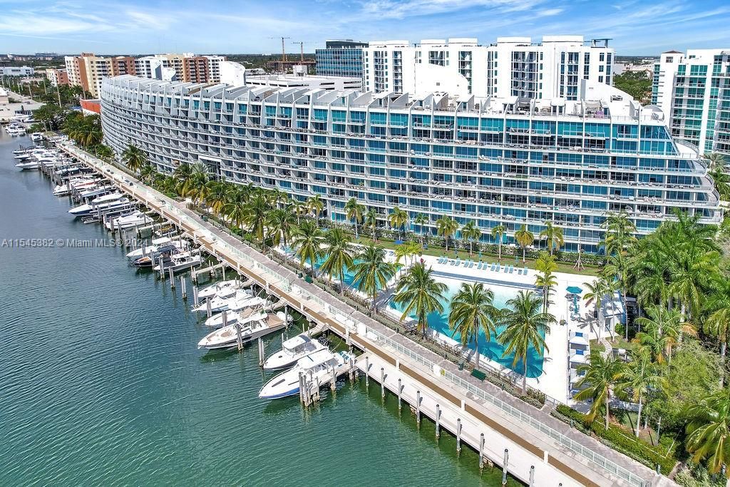Recently Sold: $630,000 (1 beds, 2 baths, 1214 Square Feet)