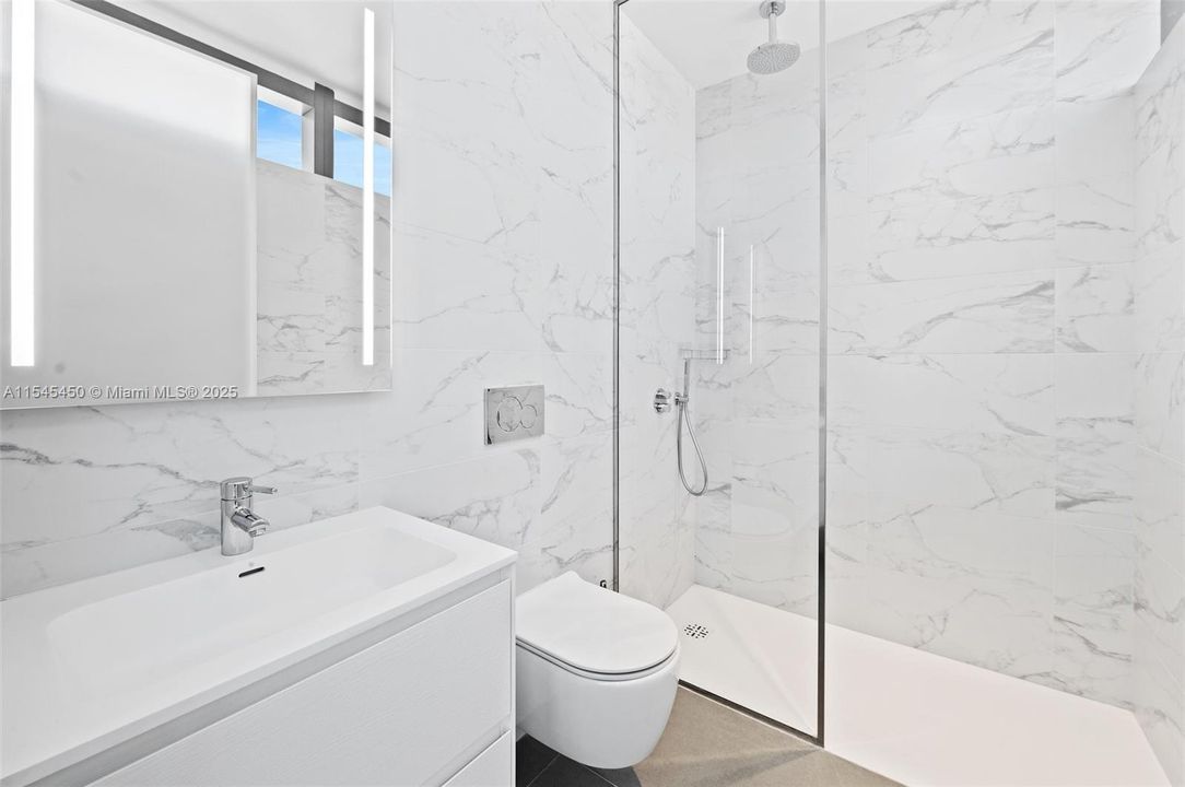 For Rent: $22,000 (3 beds, 3 baths, 2545 Square Feet)