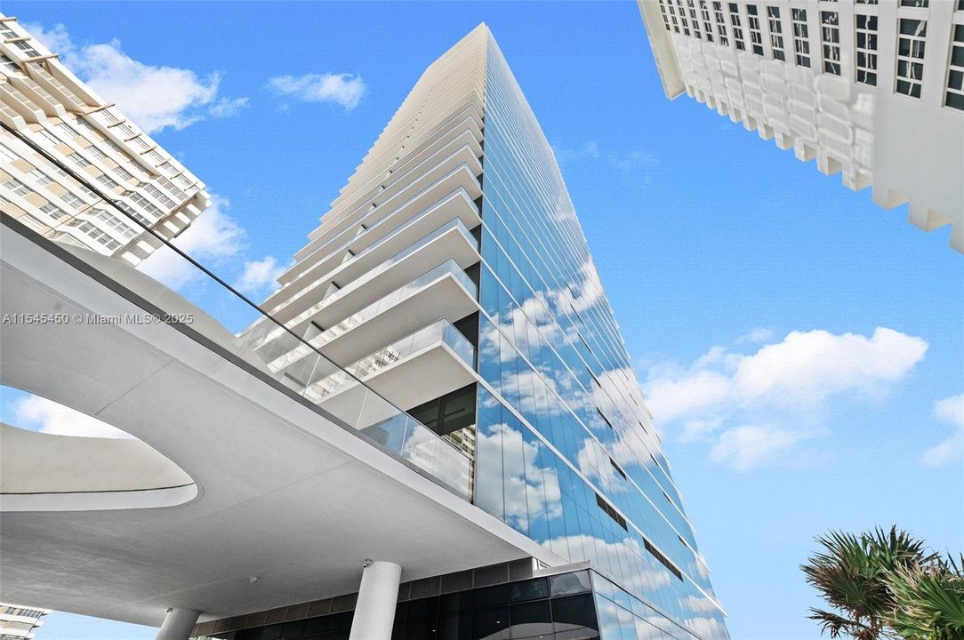 For Rent: $22,000 (3 beds, 3 baths, 2545 Square Feet)