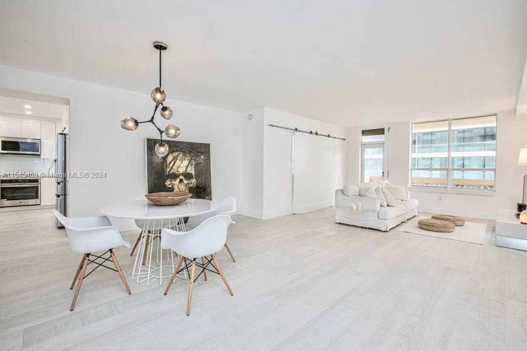 For Sale: $659,000 (1 beds, 1 baths, 1019 Square Feet)