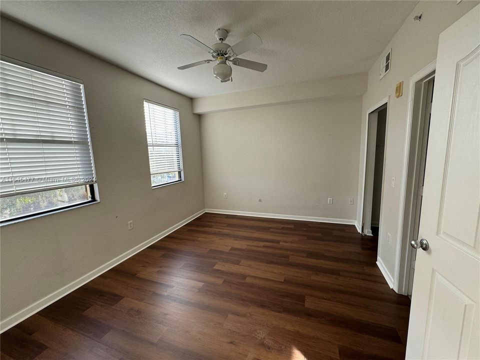Recently Rented: $2,400 (2 beds, 2 baths, 1181 Square Feet)