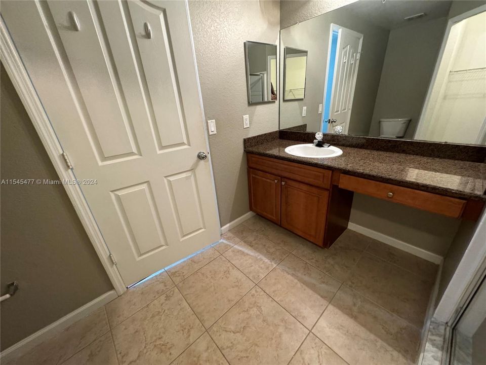 Недавно арендовано: $2,400 (2 спален, 2 ванн, 1181 Квадратных фут)