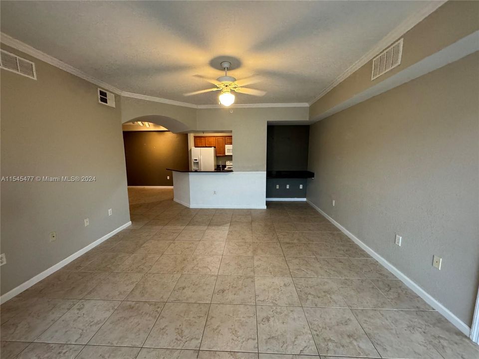 Recently Rented: $2,400 (2 beds, 2 baths, 1181 Square Feet)