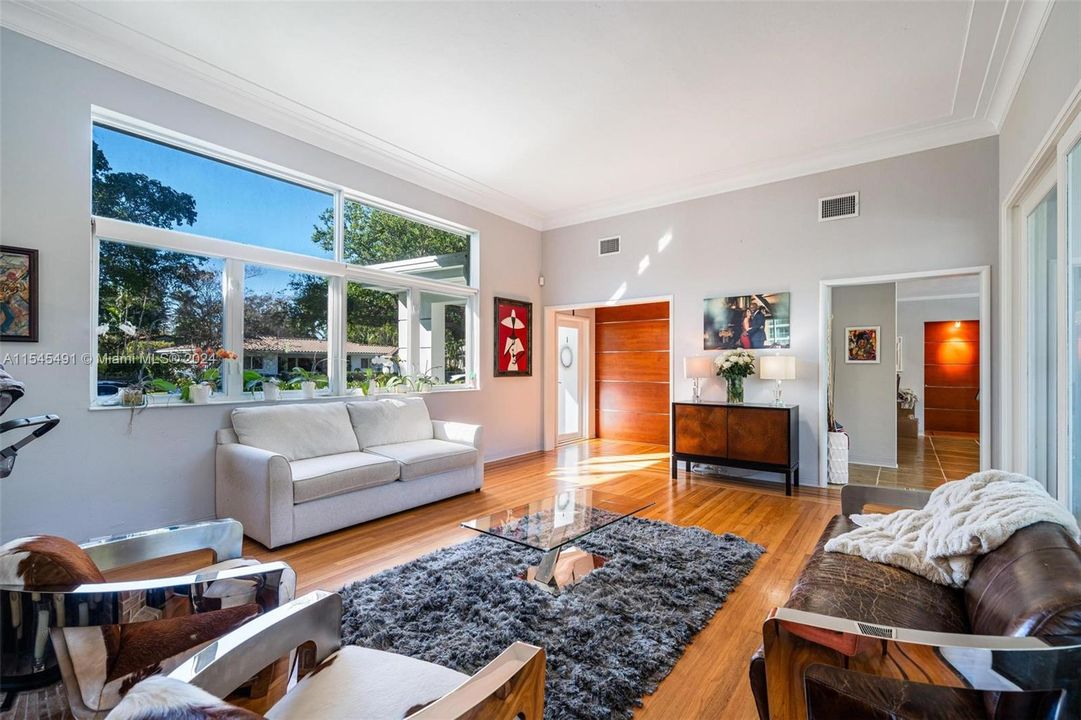 Active With Contract: $2,395,000 (3 beds, 2 baths, 2687 Square Feet)