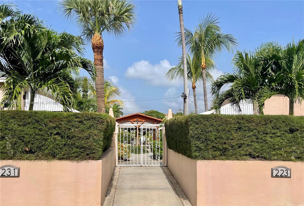 Recently Sold: $2,500,000 (0 beds, 0 baths, 7251 Square Feet)