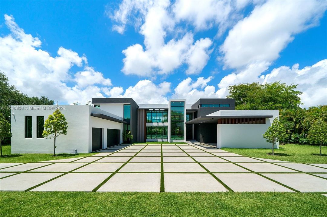 For Sale: $8,995,000 (8 beds, 8 baths, 8089 Square Feet)