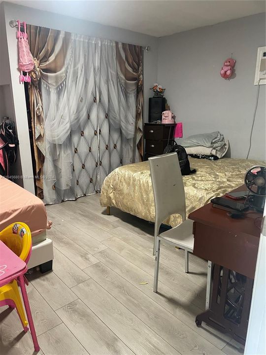 最近售出: $220,000 (6 贝兹, 4 浴室, 0 平方英尺)