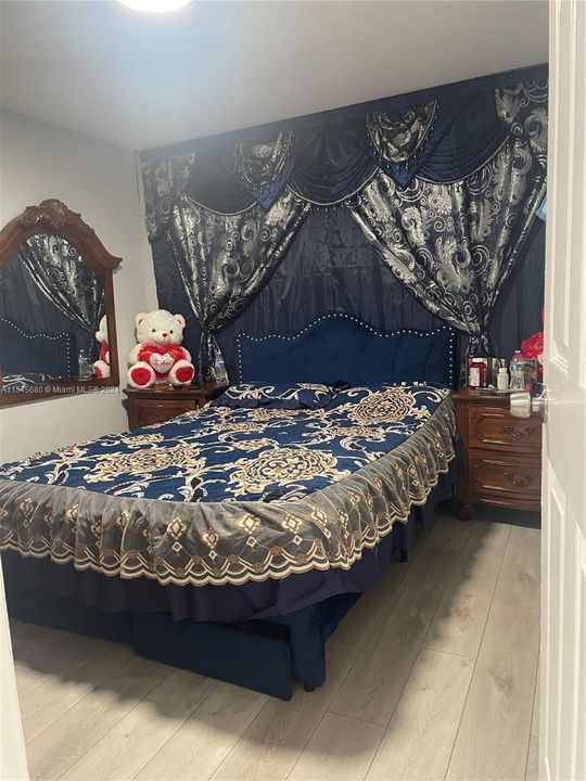 最近售出: $220,000 (6 贝兹, 4 浴室, 0 平方英尺)