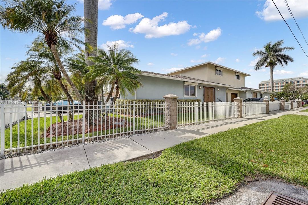 Recently Sold: $1,800,000 (0 beds, 0 baths, 4104 Square Feet)