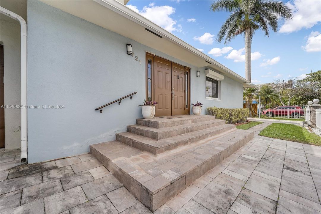 Recently Sold: $1,800,000 (0 beds, 0 baths, 4104 Square Feet)