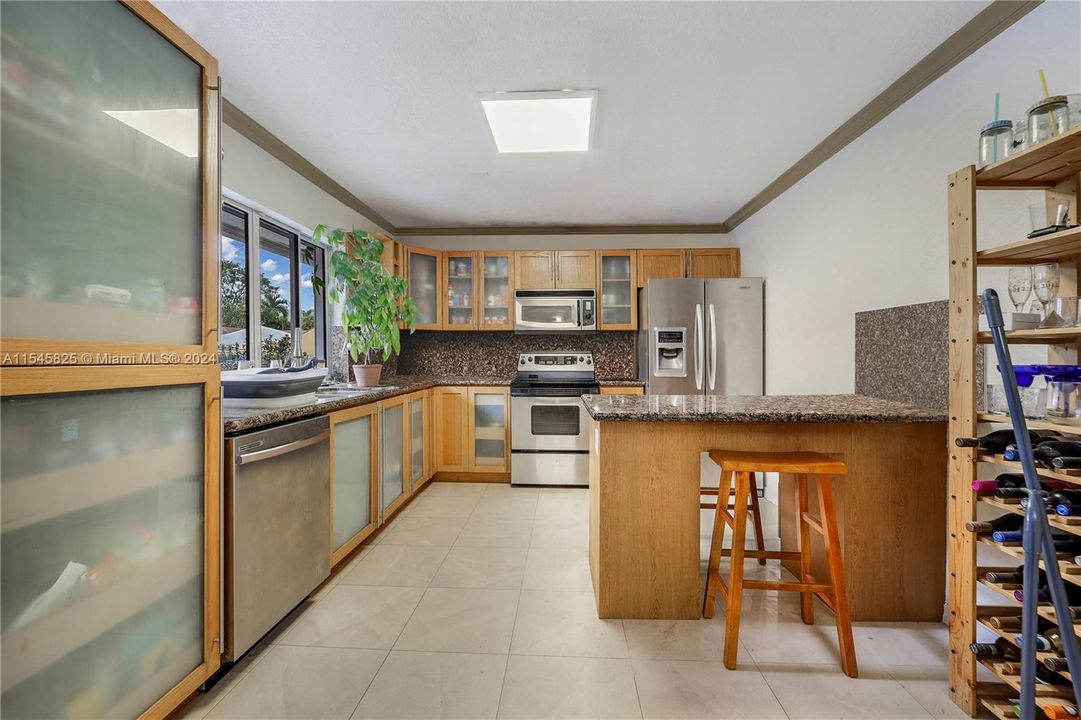 Recently Sold: $1,800,000 (0 beds, 0 baths, 4104 Square Feet)