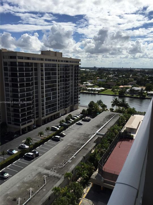 Recently Rented: $2,600 (2 beds, 2 baths, 1240 Square Feet)