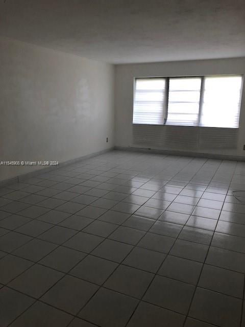 Recently Rented: $1,650 (1 beds, 1 baths, 954 Square Feet)