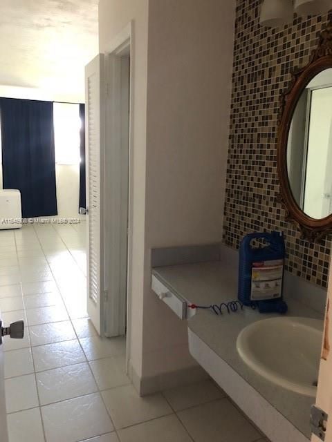 Recently Rented: $1,650 (1 beds, 1 baths, 954 Square Feet)