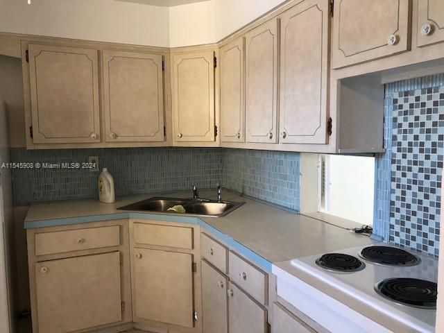 Recently Rented: $1,650 (1 beds, 1 baths, 954 Square Feet)