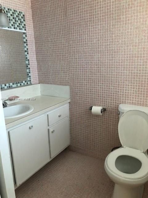 Recently Rented: $1,650 (1 beds, 1 baths, 954 Square Feet)