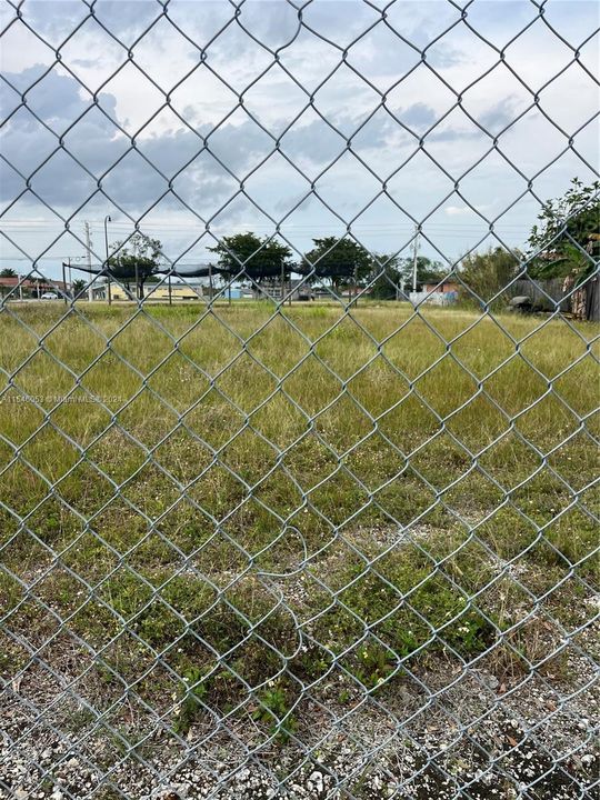 Vendido Recientemente: $139,999 (0.16 acres)