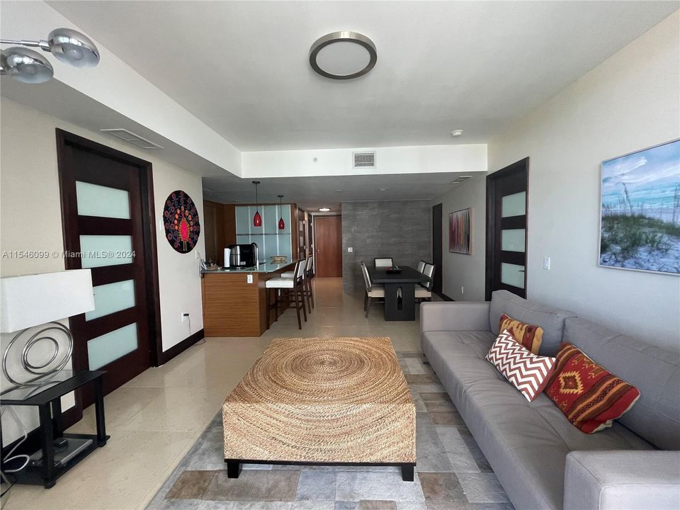 Active With Contract: $1,400,000 (2 beds, 2 baths, 1097 Square Feet)