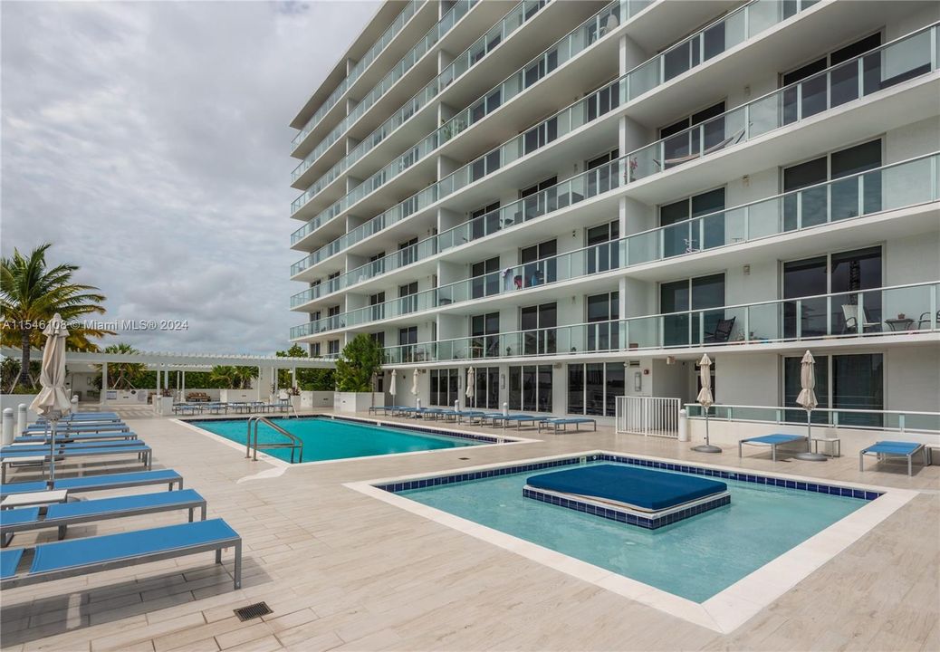 Recently Rented: $3,950 (2 beds, 2 baths, 1060 Square Feet)