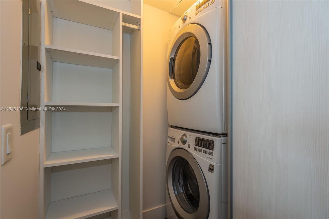 Recently Rented: $3,950 (2 beds, 2 baths, 1060 Square Feet)